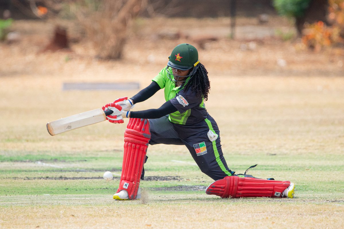 zimbabwewomen's tweet photo. #2ndonedayer | INNINGS BREAK
Southerns 246-9 after 50 overs
Nyasha Gwanzura 69, Ashley Ndiraya 65, Chipo Mugeri Tiripano 41 ; Kelis Ndhlovu 3-34, Nomvelo Sibanda 2-52, Nomatter Mutasa Zitambi 2-53
Live ball-by-ball coverage on the Zimbabwe Cricket App.
#NORWSOUW | #ZCWomen https://t.co/pjpReQnJ3U