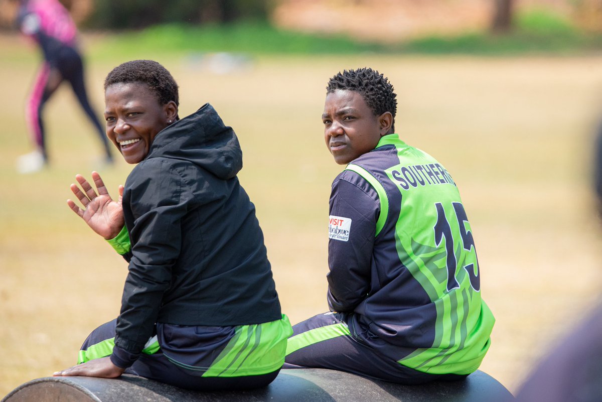 zimbabwewomen's tweet photo. #2ndonedayer | INNINGS BREAK
Southerns 246-9 after 50 overs
Nyasha Gwanzura 69, Ashley Ndiraya 65, Chipo Mugeri Tiripano 41 ; Kelis Ndhlovu 3-34, Nomvelo Sibanda 2-52, Nomatter Mutasa Zitambi 2-53
Live ball-by-ball coverage on the Zimbabwe Cricket App.
#NORWSOUW | #ZCWomen https://t.co/pjpReQnJ3U