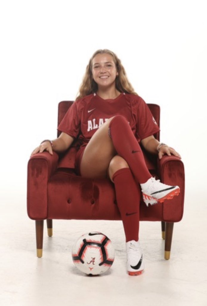 Maddie_Padelski's tweet photo. COMMITTED!! So excited to announce my verbal commitment to the University of Alabama!! First off i’d like to thank god for placing this beautiful game in my life and this wouldn’t have been possible without the support of my parents, family, coaches, and friends!! ROLL TIDE🐘🐘🐘 https://t.co/xCVklCENop