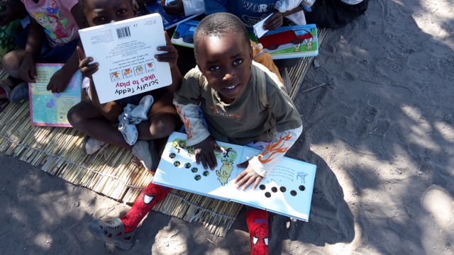 Books donated from Stirling, Perth, Dundee and Arbroath schools. Offers in from Fraserburgh, Peterhead, Aberdeen and Elgin schools this week. Has school got good quality used text books: English, Maths, science, dictionaries, woodwork, engineering and crafts, ideally 15kg boxes.