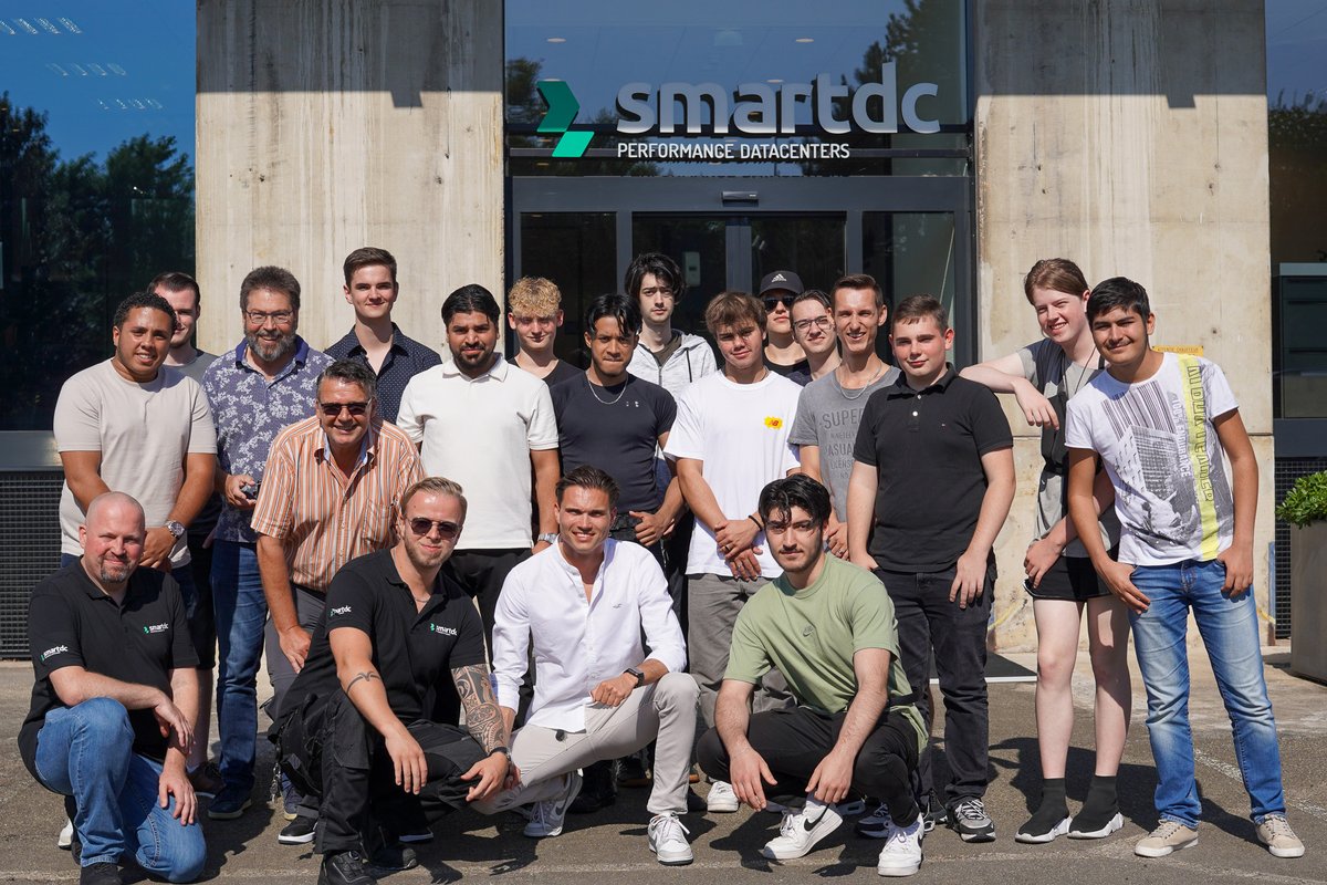 Smart_DC's tweet photo. We were delighted to host talented students from TalentMaster at @Smart_DC last week! 🎓 

They got an exclusive backstage pass to witness our servers in action and learn about network connectivity. 🚀 

#DataCenter #Rotterdam #TechEducation #Tech #Education https://t.co/wrEkI5Dsz7
