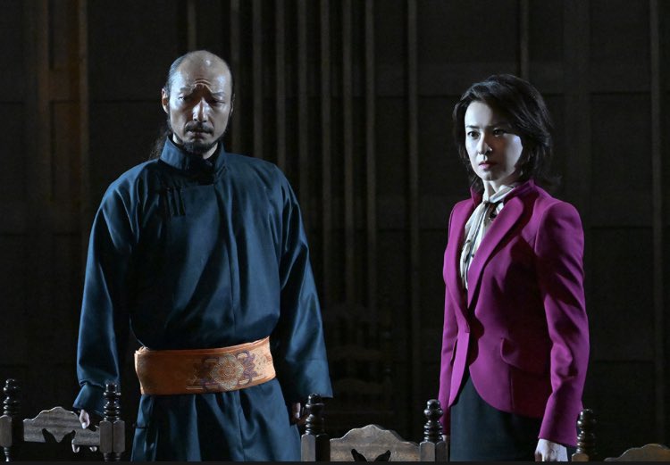 Zela_0's tweet photo. 【#VIVANT 考察】

2話バルカ日本大使館で野崎が「最後にやることができた」と戻ったのは、盗聴器か盗撮器を仕掛ける為と考察

これによりバルカ（ワニズ）と日本（西岡）の関係がわかりフローライトの件にも気付く

またフローライトをリークしたのはゴビ
割合40%をあえて見せたのは伏線

#VIVANTep9 https://t.co/5eNfu1D3Yg