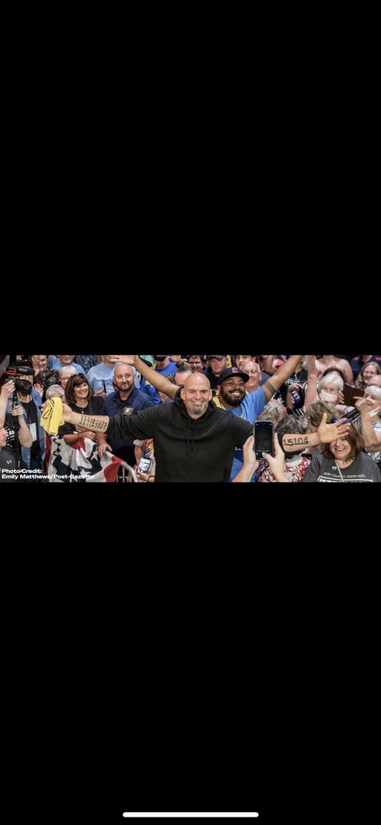 jmandros's tweet photo. @JoeyMannarinoUS @lizbrownkaiser Notice anything weird here?  This is is Twitter banner pic https://t.co/Xt3NUMqAtU
