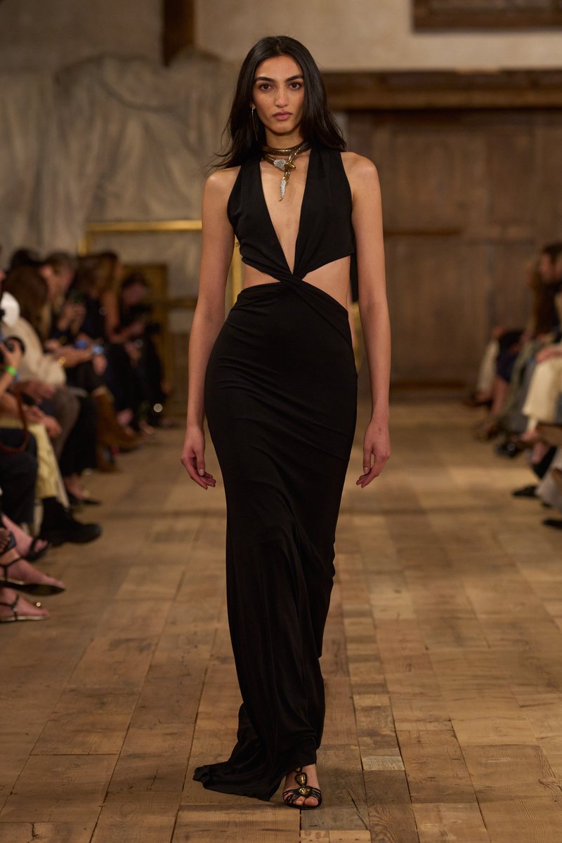 ClashMagazine's tweet photo. .@RalphLauren redefines modern luxury in his defiant return to New York Fashion Week for SS24. #RLSP24
https://t.co/me7OT6i3MB https://t.co/WYHCVJk9yQ