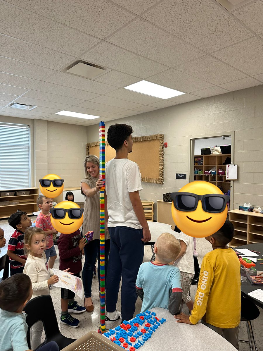 We love when building a tower quickly changes to building a tower bigger then herself to bigger then peers to bigger than classroom educators <a href="/SACTVDSB/">Sir Arthur Currie PS</a>! We even invited <a href="/bperks21/">Bo Perkins</a> and a very tall grade 8 to see who was taller! The tower just made it! @LisaPaiva6 <a href="/TVDSBKinder/">TVDSBKindergarten</a>