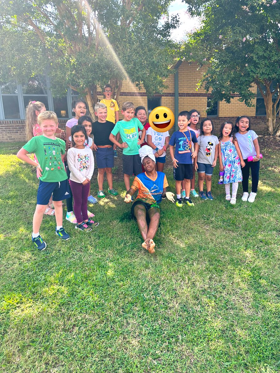 Our class was so excited to win the nightly challenge and SLIME our coach! <a href="/SalemElementary/">Salem Elementary</a> <a href="/MrsMDamore1st/">𝕄𝕖𝕒𝕘𝕒𝕟 𝔻𝕒𝕞𝕠𝕣𝕖</a>