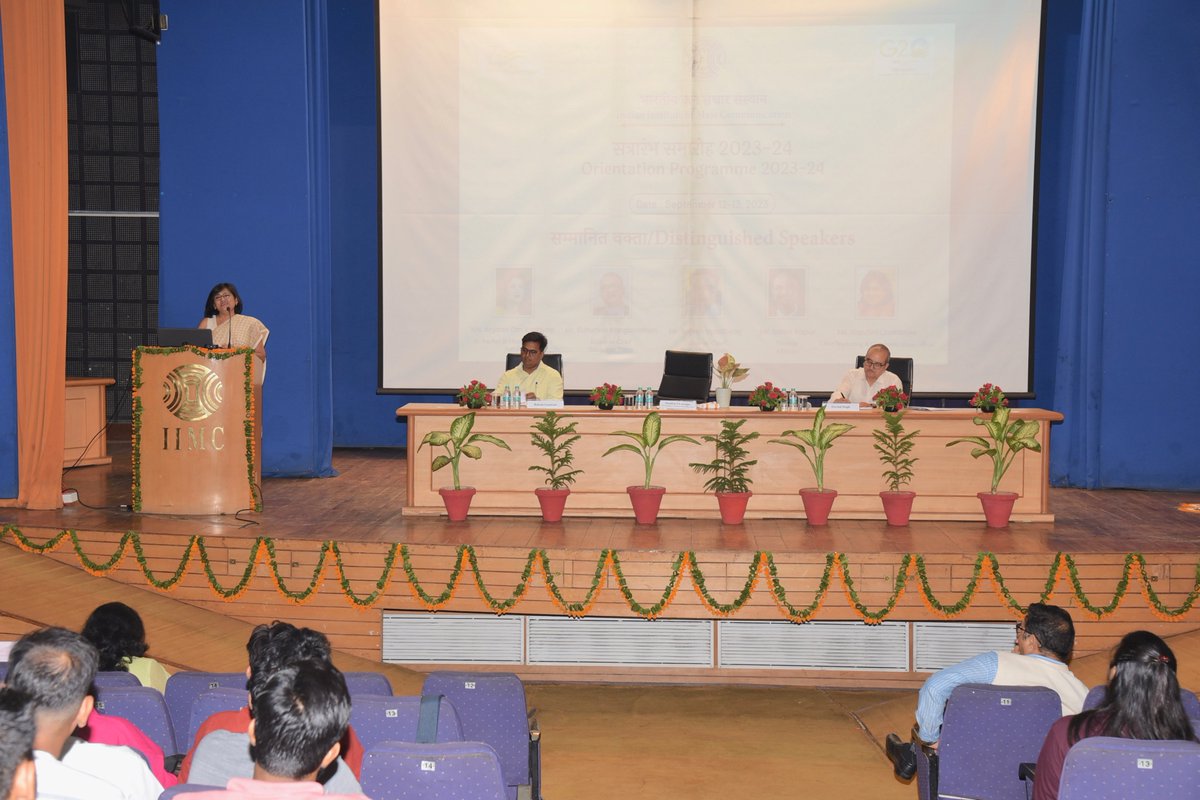 IIMC_India's tweet photo. #IIMCOrientation23
During the #Orientation23, Ms. @nchatterjee, Communication Officer, @PwC offered valuable advice to students to strive for a deeper understanding of the ecosystem they are in, as this broadens horizons & contributes to future success. https://t.co/hwU5x6adGy