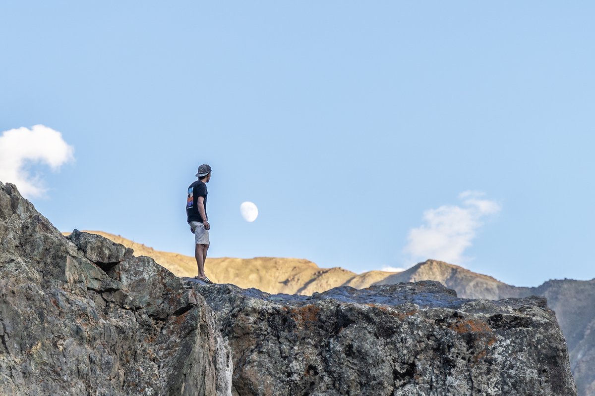 adventurush's tweet photo. If we had the anywhere door, we’d go back to the Suru Fest.🔥
#MahindraAdventurush #ExperienceTheImpossible #SuruFest #kayaking #RockClimbing #SuruValley #lehladakh #MountainBiking #Highlining #Bouldering https://t.co/QYdXGMVWng