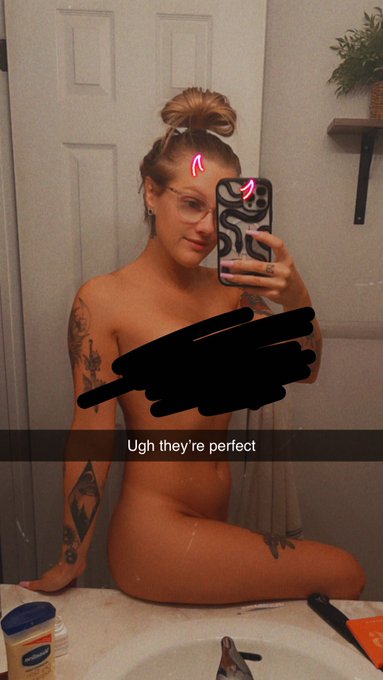 AAAAAAH I can&rsquo;t wait to show you guys these bad boys   I&rsquo;m so happy https://t.co/Ht95lUReUv