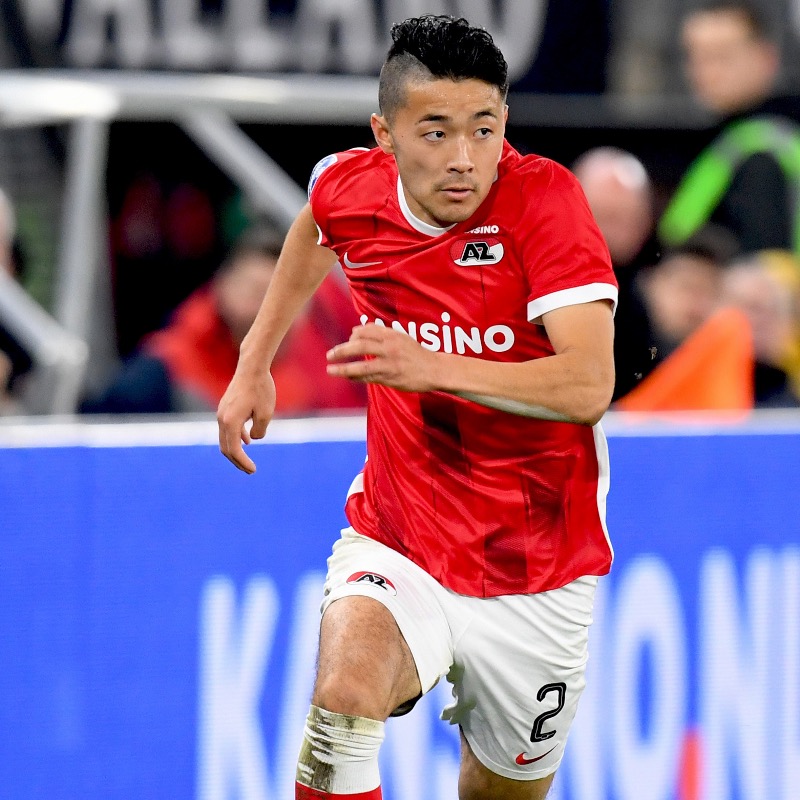 AnfieldWatch's tweet photo. 🚨 𝗘𝗫𝗖𝗟𝗨𝗦𝗜𝗩𝗘: Liverpool are interested in AZ's Yukinara Sugawara as potential cover for Trent Alexander-Arnold ✅

Thoughts, Reds? 🤔

Check out the full story below 👇