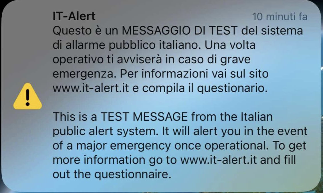 Pur disattivando l’inimmagginabile lei suona comunque!

E pensare poi, che il termine ComBlotto ancora ve la fa fare nei pantaloni… come siete strani voi!