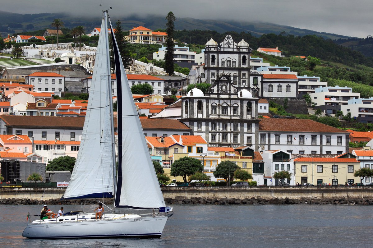 visitportugal's tweet image. The #island of #Faial is one of the most sought after and cosmopolitan islands in the #Azores, its port being famous among sailors crossing the North  Atlantic. bit.ly/3zUR1G7  1/3
#portugal #visitportugal #travel #nature #sailing