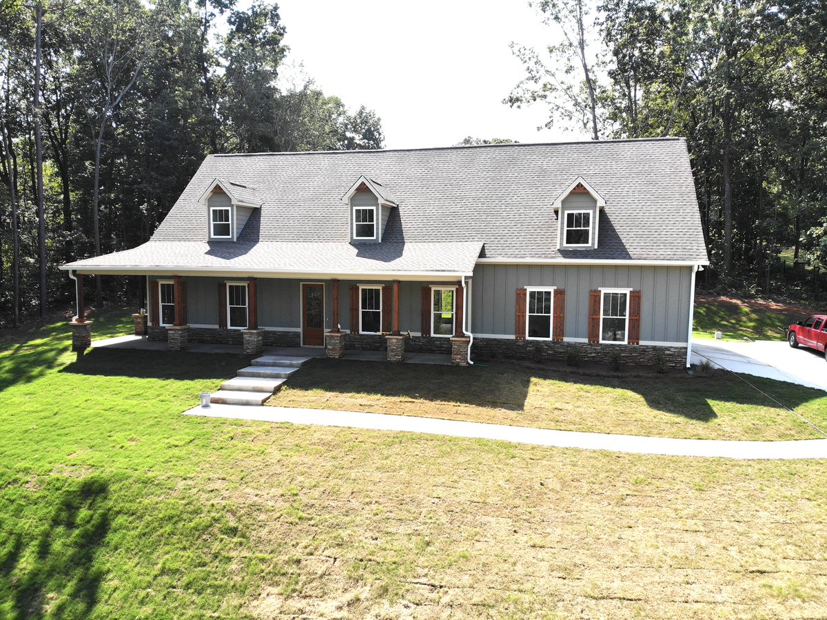 TrittRealty's tweet photo. This gorgeous new construction home in Oak Walk just sold for $499,900!

https://t.co/PPIoqjjiI9

#newconstruction #buyingahome #realtor #buyersagent #teamtritt #homebuying https://t.co/AfqOeo15Ai