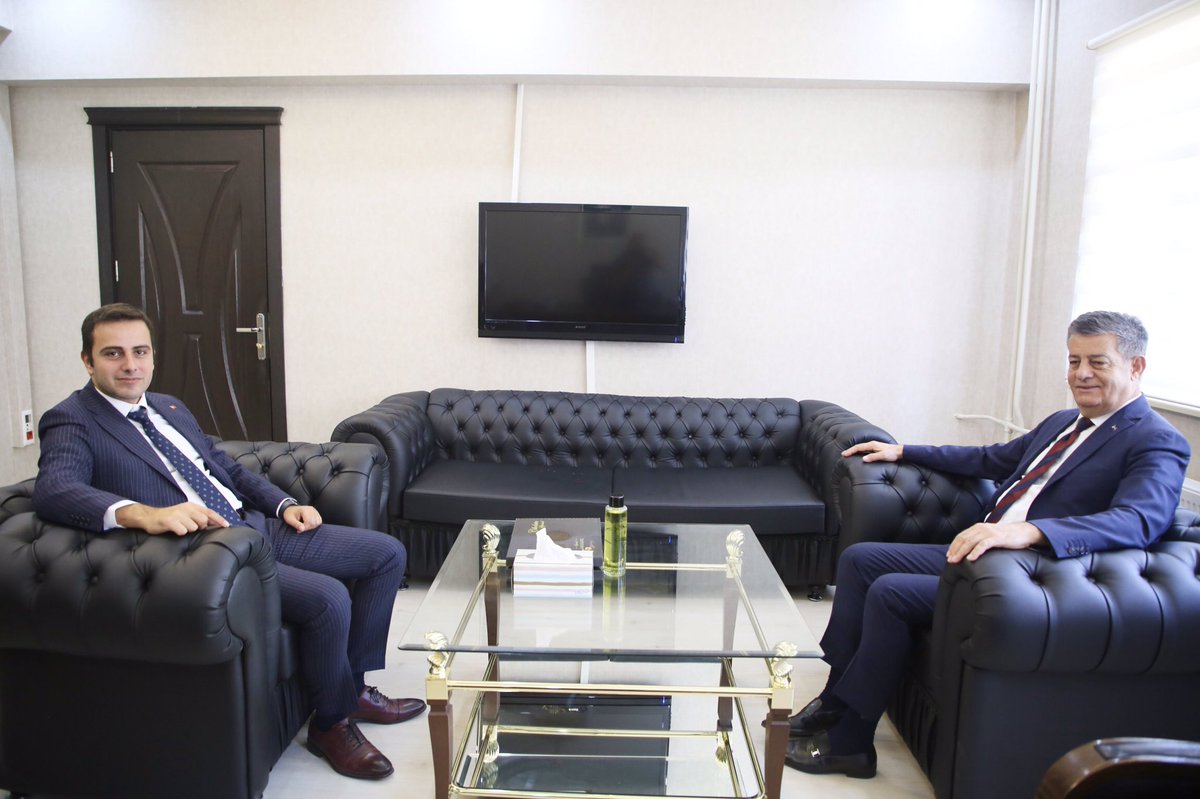 Şırnak Vali Yardımcısı olarak atanan Sn.Talha Altuntaş’a hayırlı olsun ziyaretinde bulunduk.
Nazik ev sahipliği için Sayın Vali Yardımcımıza teşekkür eder, kendilerine yeni görevlerinde muvaffakiyetler diliyorum.