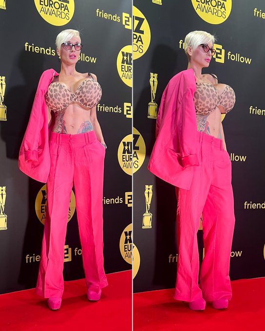 XBIZ Europe Red Carpet 🏆 https://t.co/w2cpybSw1P<a href="/tag/happyweekend"class="tags"><span>#happyweekend</span></a><a href="/tag/weekendvibes"class="tags"><span>#weekendvibes</span></a>