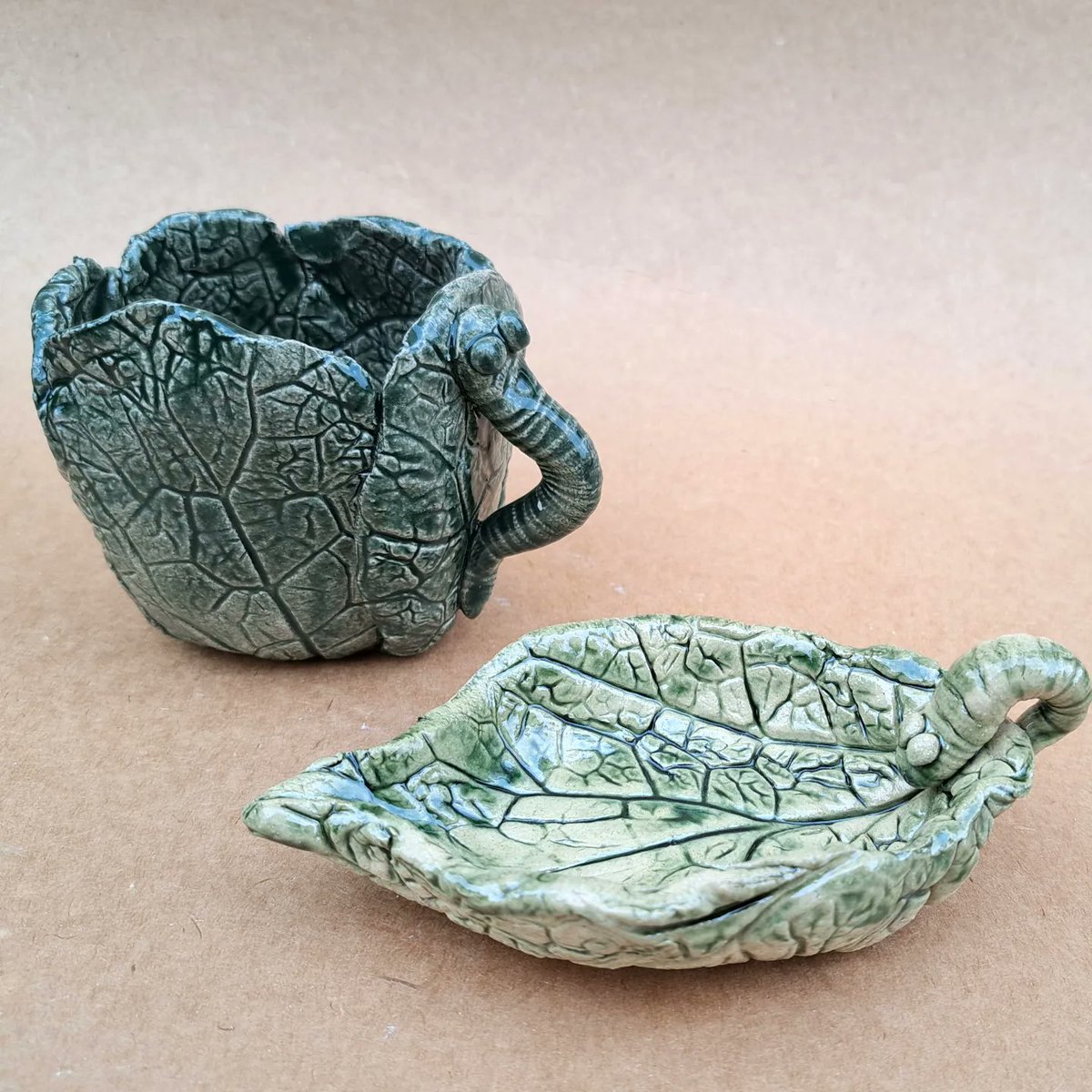 CreativeClayFor's tweet photo. Cabbage tableware inspired by 18th century Staffordshire ware. The workshop is at @CareysSecret Wareham. 28th September
#botanicalart #botanicalillustration #botanicalcreativity #cabbage @SWTourAlliance https://t.co/K0O39GlrH1