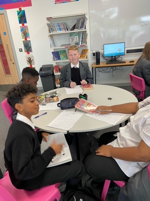 chssouth_eng's tweet photo. Our new Year 7 students loved their library induction lesson this week! @chssouthmcr #happy https://t.co/SgrvJMNTeI