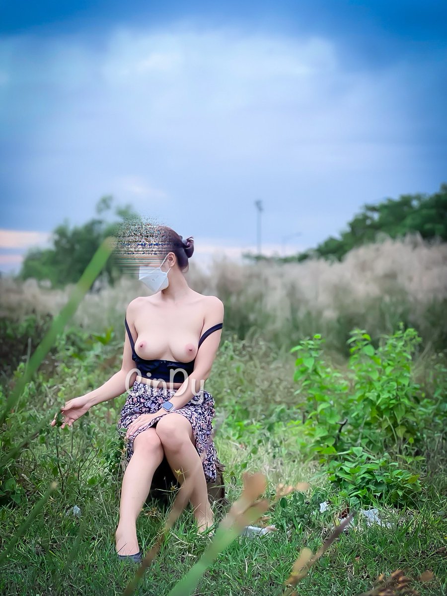Cindy_Public's tweet photo. Phong cảnh hữu tình
Một mình e đứng
Anh nào thấy….
Thì đến với e
Ae điền vào chỗ chấm giúp e góp vui nhé 😝😝😁😁
FL & ❤️ for more.
#publicgirl #exhibitionista #erotic #public_expose #titsflash #titsinpublic #flashing https://t.co/vmVqBvz7oW
