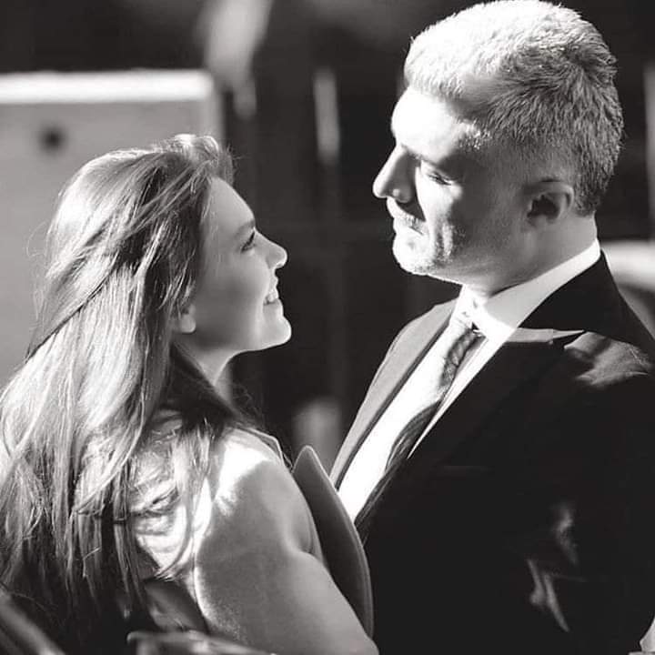 اعزمك على فنجان قهوة وتعزمني على ضحكتك ..

يسعد اوقاتكم 🦋