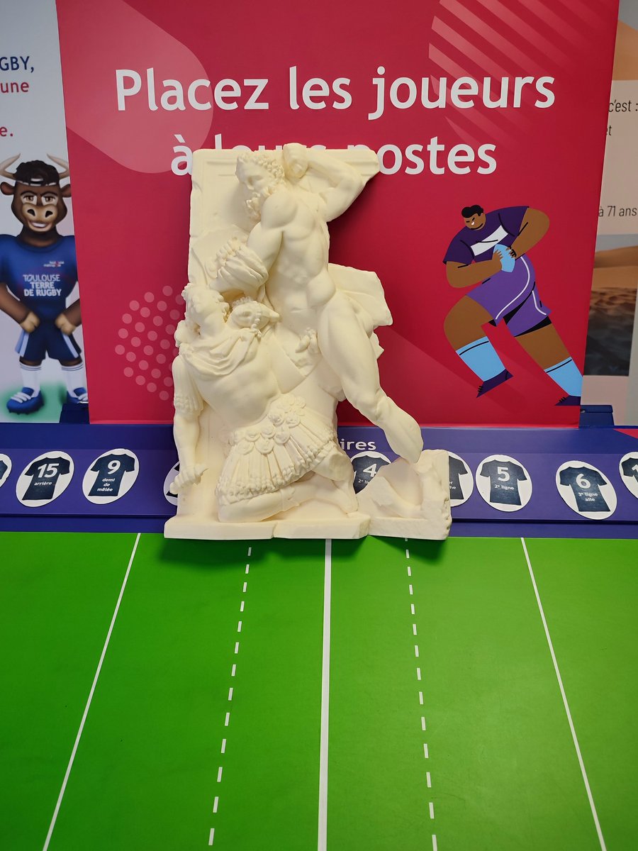 loussiadt's tweet photo. A l'occasion de la coupe du monde de rugby, le @MSR_Tlse est à la Fan Embassy ce matin !

A votre avis, à quel poste jouerait Hercule ? https://t.co/RTcFSIgK05