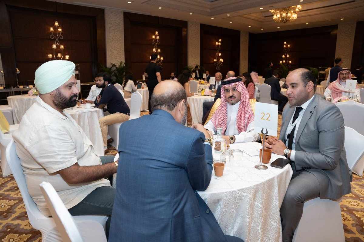 InvestSaudi's tweet photo. 🇮🇳🤝🇸🇦 Business meet Business! The sidelines of the #IndiaSaudiInvestmentForum feature B2B meetings where delegates are cultivating synergies, building ties, and envisioning a collaborative future. https://t.co/qtUHsmsiYd