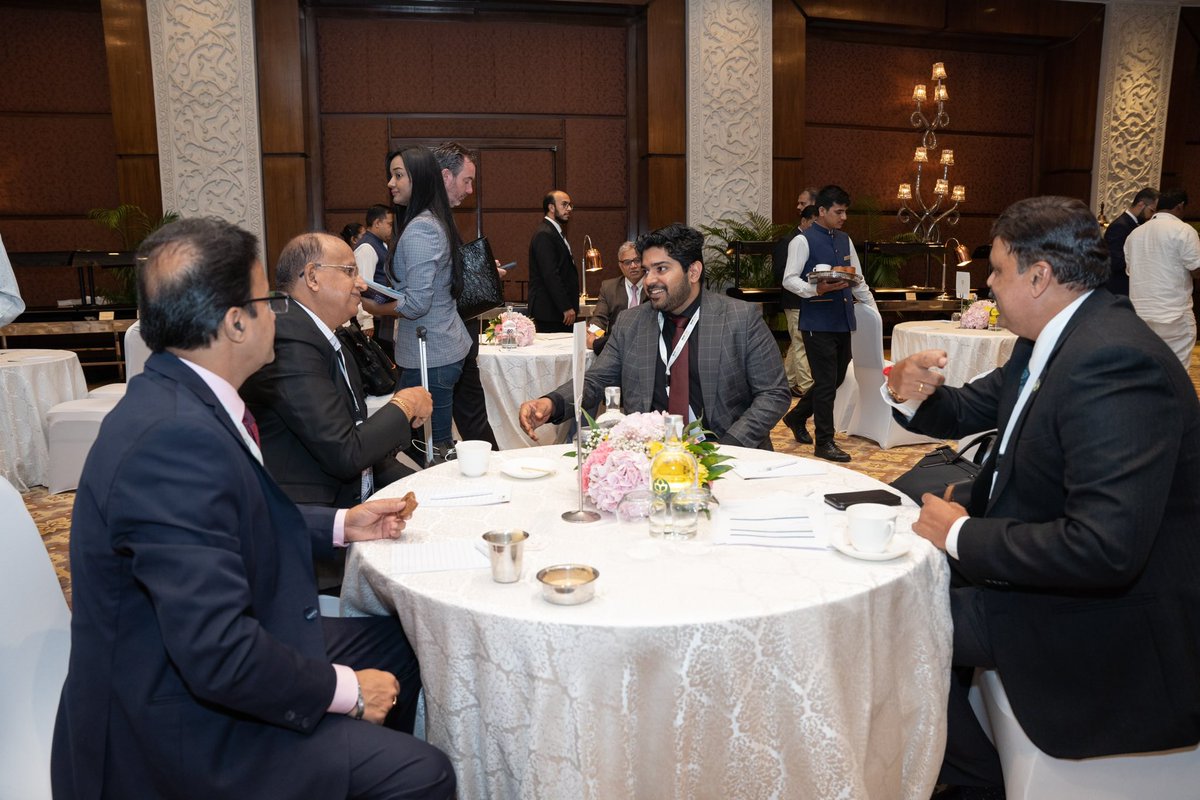 InvestSaudi's tweet photo. 🇮🇳🤝🇸🇦 Business meet Business! The sidelines of the #IndiaSaudiInvestmentForum feature B2B meetings where delegates are cultivating synergies, building ties, and envisioning a collaborative future. https://t.co/qtUHsmsiYd