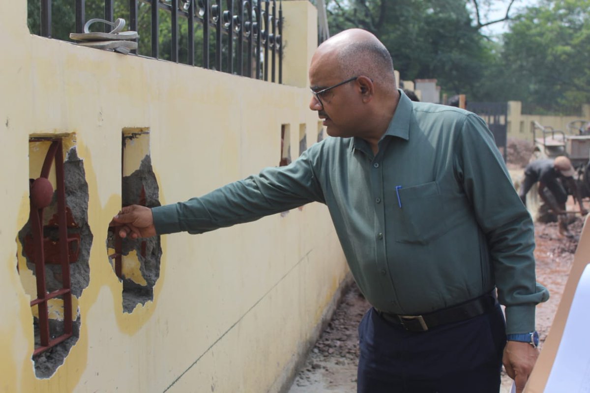 खेलो इंडिया योजना अंतर्गत आज मीतली गांव में 3 करोड़ 22 लाख की परियोजना के अंतर्गत निर्माणाधीन मल्टीपरपज  हॉल का निरीक्षण किया।