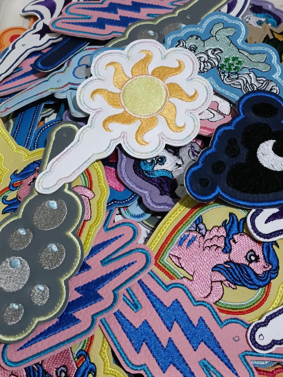 SockJems's tweet photo. Keyrings all cut out ready for UK PonyCon!!

#Itabag #ita #Itabags #windowbag #pins #Pincollector #itabagmadeintheUK #customorder #customorderstaken #handmade #animecon
#brony #bronies #mlp #friendshipismagic #mlpgen4 #mlpderpy #ponycon https://t.co/Dr3QX4ggac