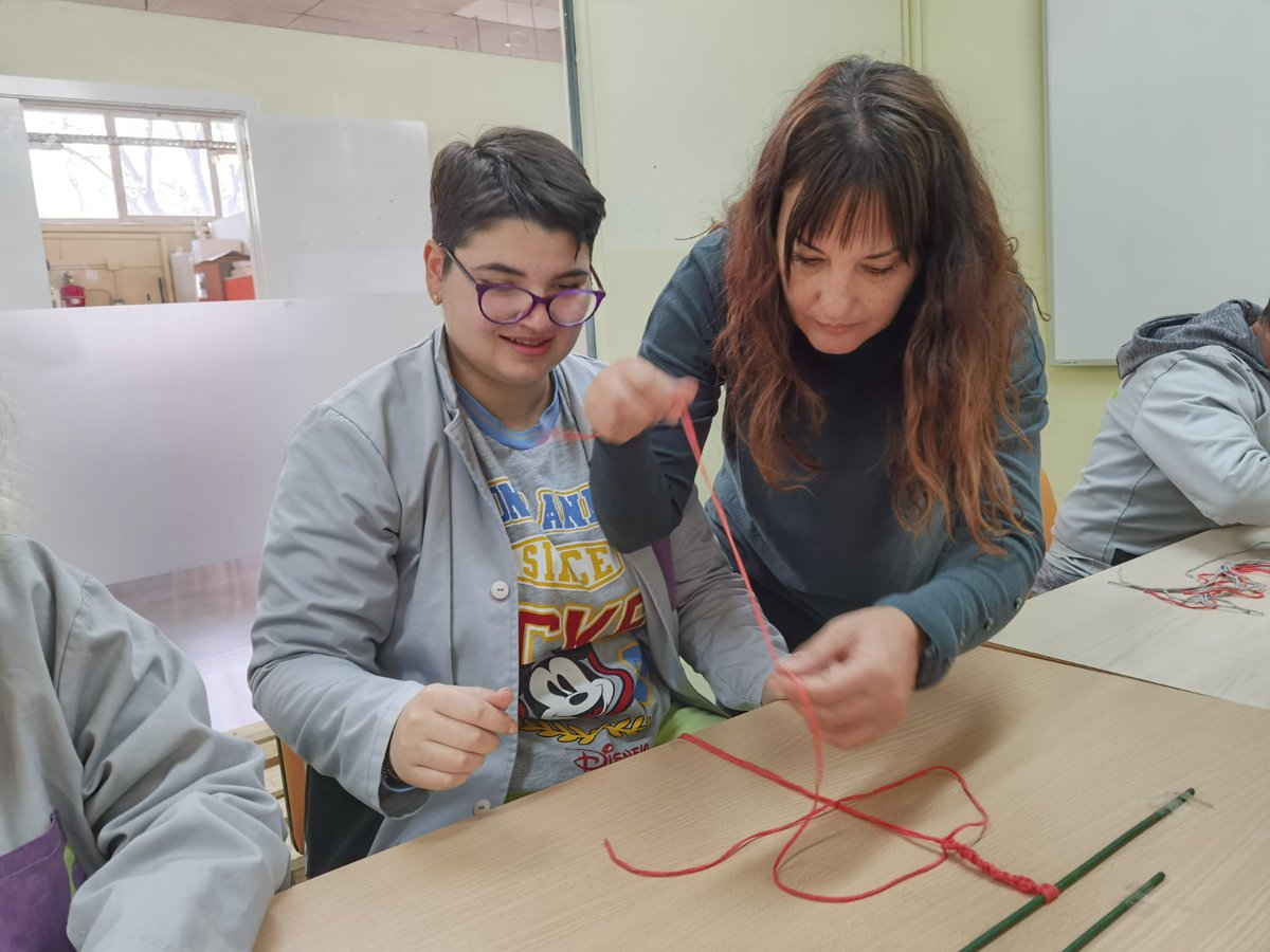A les 11:00 h #AlMatí:     

🔺Festa Major de Torre-romeu 
🔺'Les vides del Fèlix' <a href="/felixcolomer/">Fèlix Colomer Vallès</a> a  @HBOMaxES 
🔺'Hablemos de verde' amb <a href="/picaronablog/">Ester Casanovas</a> 
🔺Arriba la CIPOFest <a href="/ciposabadell/">CIPO</a> 
🔺Com combatre els polls amb <a href="/farmaciamontane/">Glòria farma Montane</a> 

📻 94.6  
▶️ radiosabadell.fm/reproductor