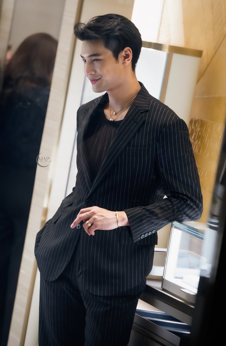 MAP27032021's tweet photo. เกินไปมาก😭😭😭😭

Friend of PIAGET

#Piaget #MaisonOfExtraleganza 
#PiagetxApo #Nnattawin https://t.co/OMqtYSWDMV