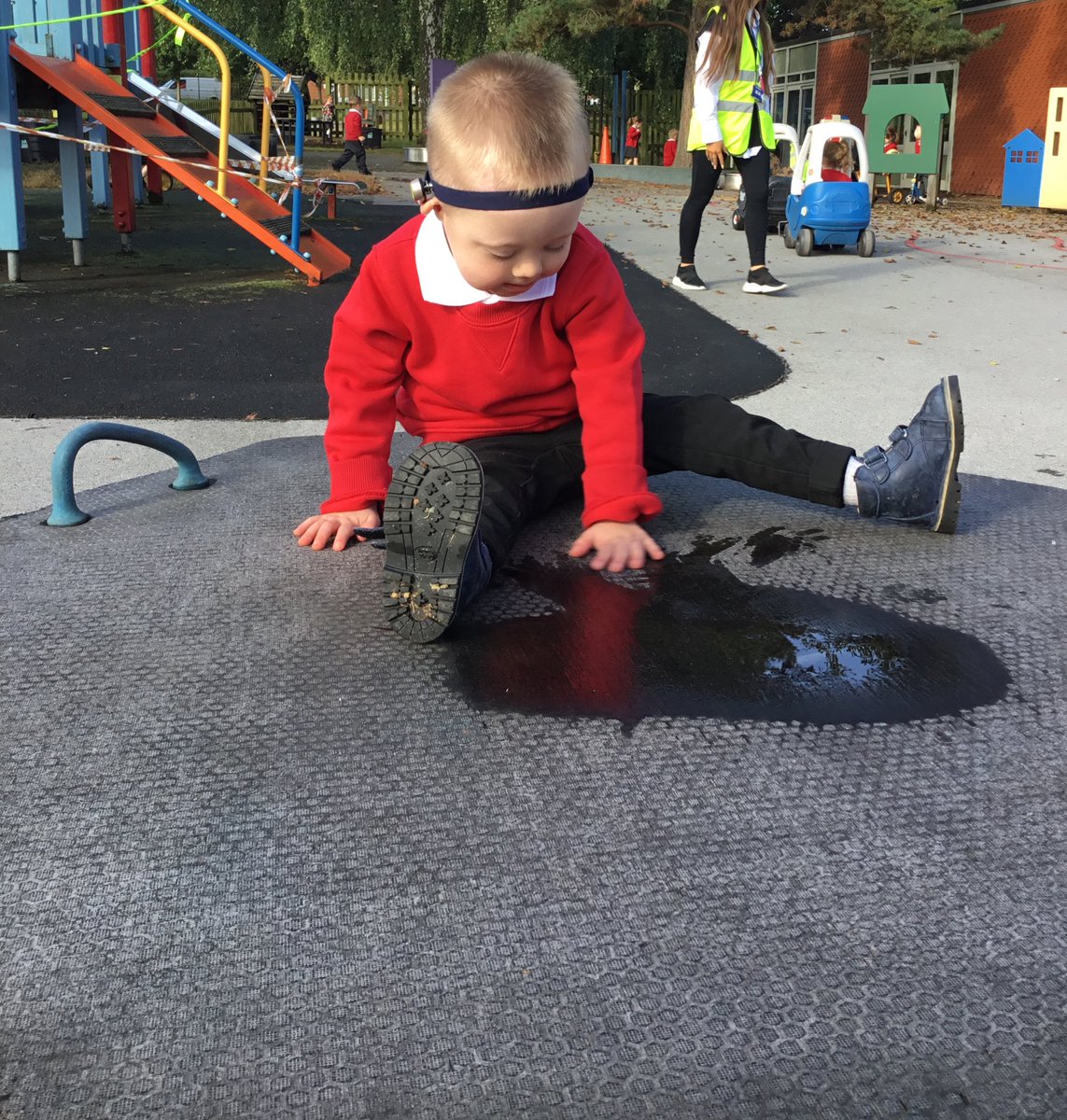 NurseryOPS's tweet image. Outdoor learning, we are exploring all the areas this morning.
#eyfsphysical #eyfspsed #eyfsmakingfriends #eyfsoutdoorlearning #playlearnandgrowtogether