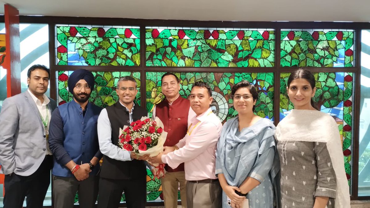 Amarnath_IFS's tweet photo. It was an honour to be part of India’s #G20BharatSummit Team and work towards the success of the Summit. It gave me the opportunity to work with a group of young and motivated officers, who handled all VVIP movements through IGI Airport smoothly. https://t.co/2rYCc3GWF9