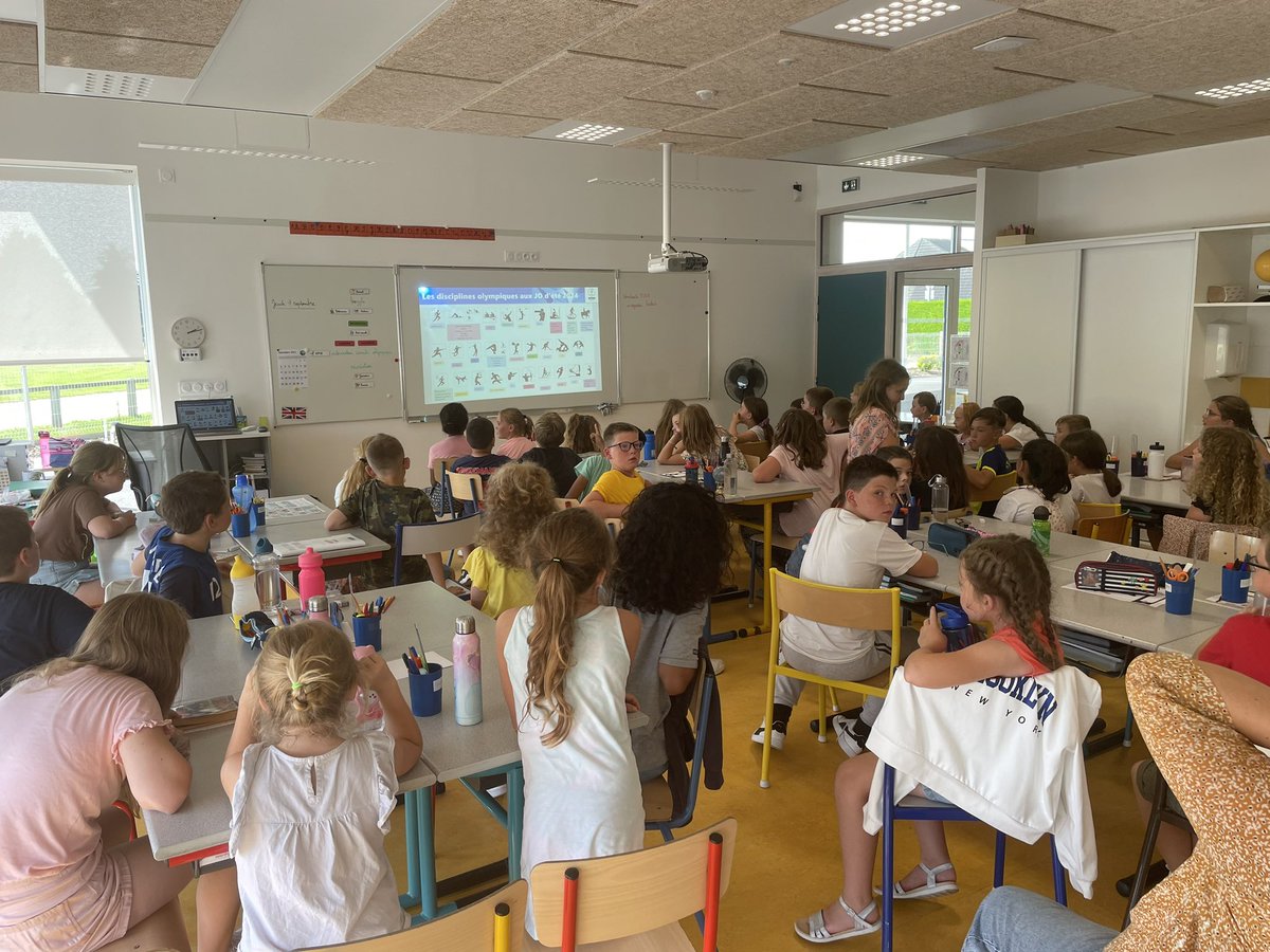 Qui dit rentrée scolaire dit reprise de la tournée des écoles par le #Cdos50 en matière de valeurs olympiques et paralympiques 🔵⚫️🔴🟡🟢 

A partir du CE1, faites entrer l’histoire et les valeurs des Jeux dans vos établissements, comme ici à #Picauville  <a href="/LaManche50/">Département de la Manche</a> 💪🔥