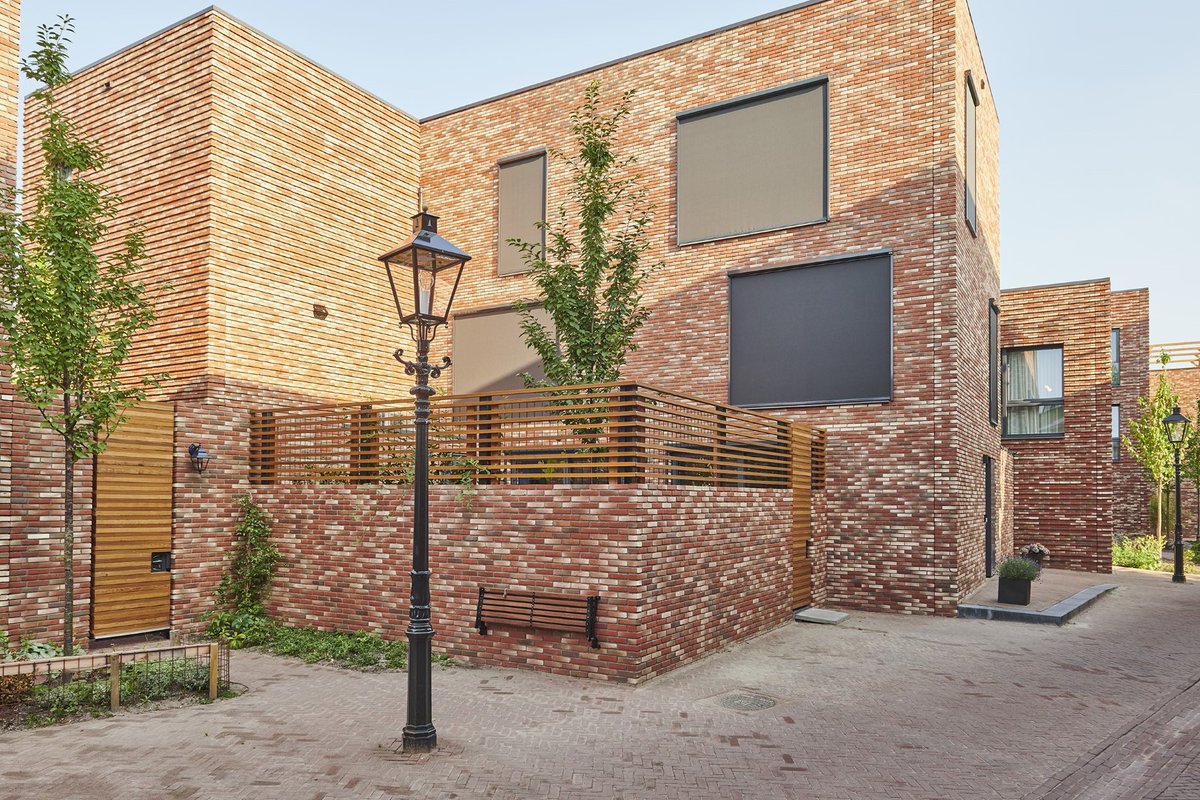 Van Ee Staal tweet media