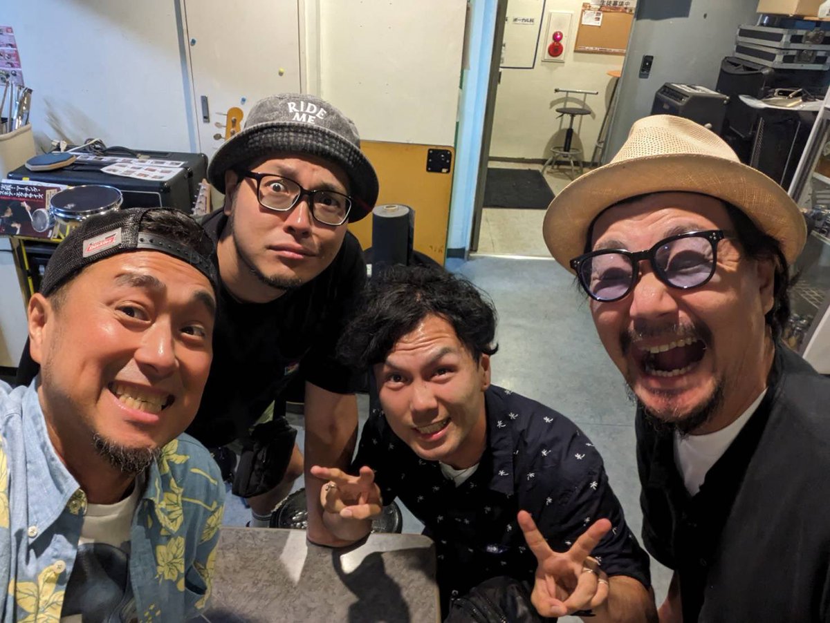 darudematian's tweet photo. 【🔥新バンド結成🔥】

東京スカ・パンクバンド
DARUDEMATIAN(ダルメシアン)始動🏁

TOKYO生まれライブハウス育ちSKAPUNKでなりたい友達

Vo.KOIKE(@koikex_111)
Gt.TAKE(@takepunks)
Ba.TAKA→C(@SPLASH_takac)
Dr.YUYA

初ライブは👉11/04(土)都内某所🔥

フォロー拡散お願いします🙏
#DARUDEMATIAN https://t.co/9qs0VQrA6R