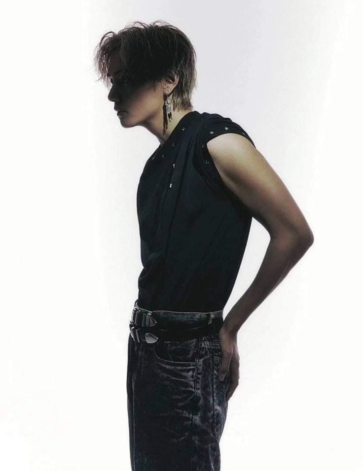 Taehyung broke records of:

• 23 years ago being the FIRST &amp; THE ONLY soloist in Hanteo History to achieve 2M sales
• Adele 5yo being THE FIRST ARTIST IN HISTORY to get #1 on iTunes in 119 countries
• PSY 8yo for the most #1 on iTunes for an ASIAN SOLOIST

HE'S UNTOUCHABLE ✨