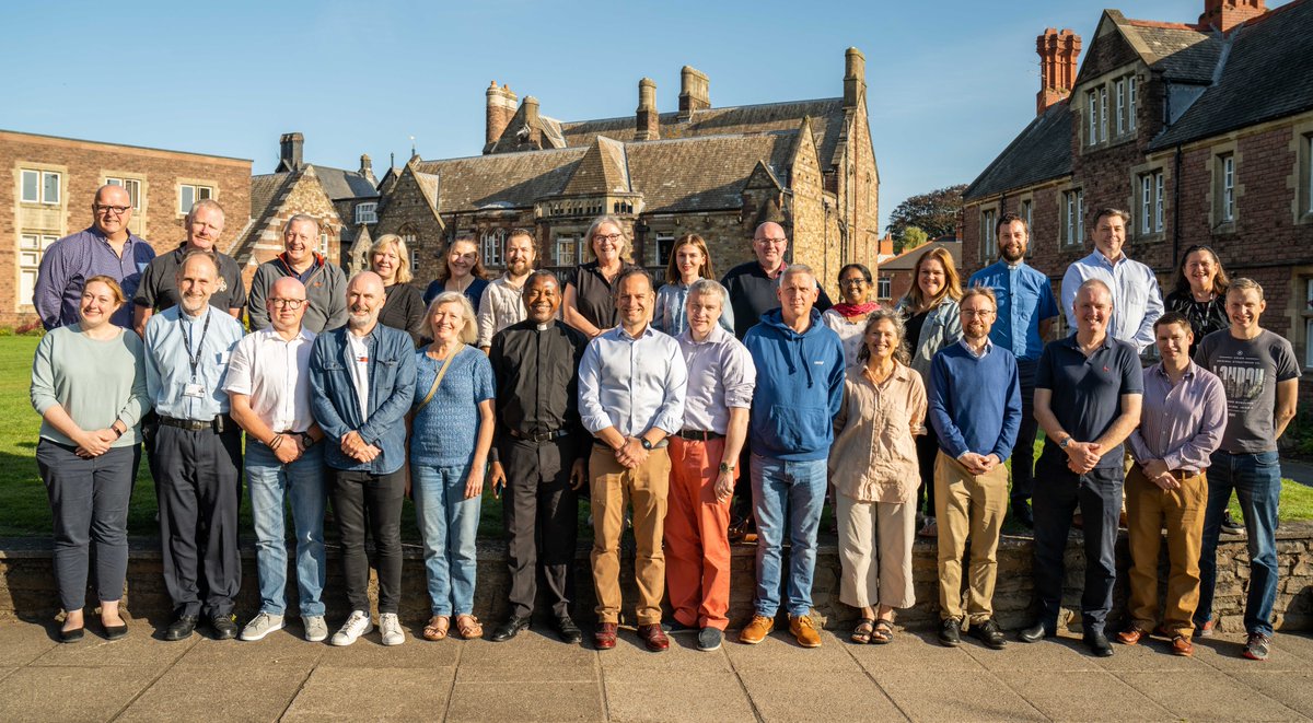 PadarnSant's tweet photo. Mae wedi bod yn hyfryd i groesawu'r myfyrwyr MA Caplaniaeth nôl yr wythnos hon.

It's been a pleasure to welcome the MA Chaplaincy students back this week.

@ChurchinWales @EsgobaethBangor @MonmouthDCO @StAsaphDiocese @Swanbrec @LlandaffDio @PoblDewi https://t.co/8dYzzWhaNG