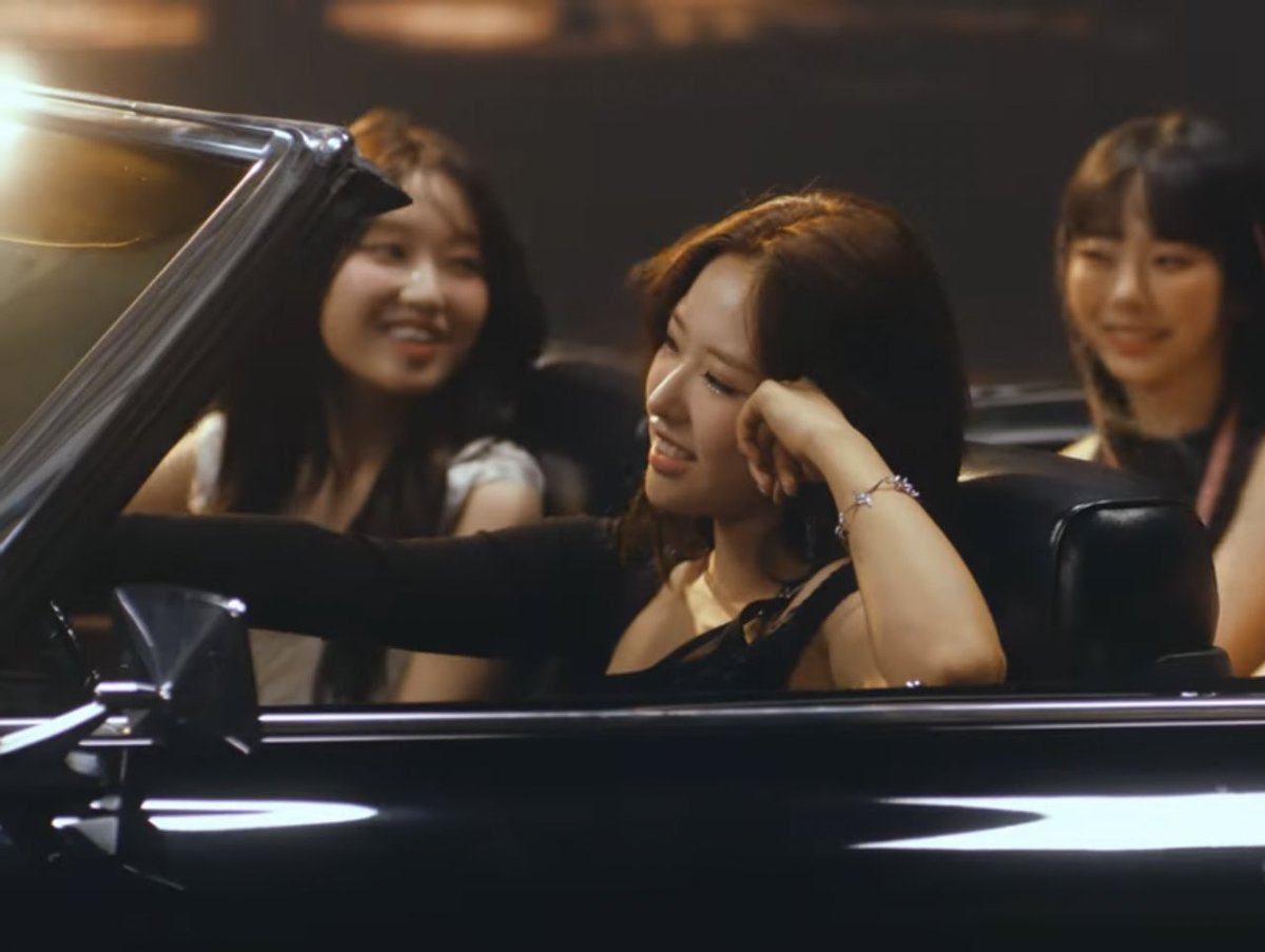 시발 돌겠는데...? 이게 한 뮤비....????