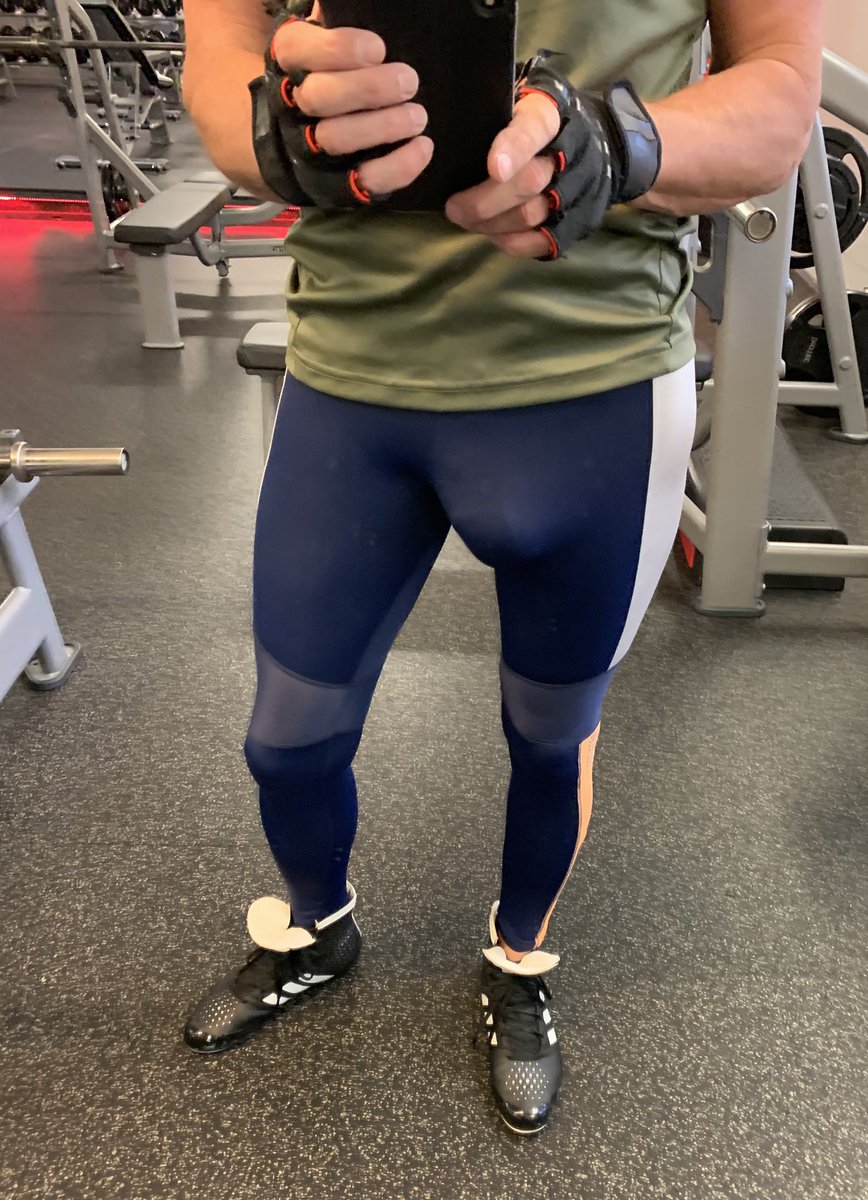 Love to show off bulge in gym