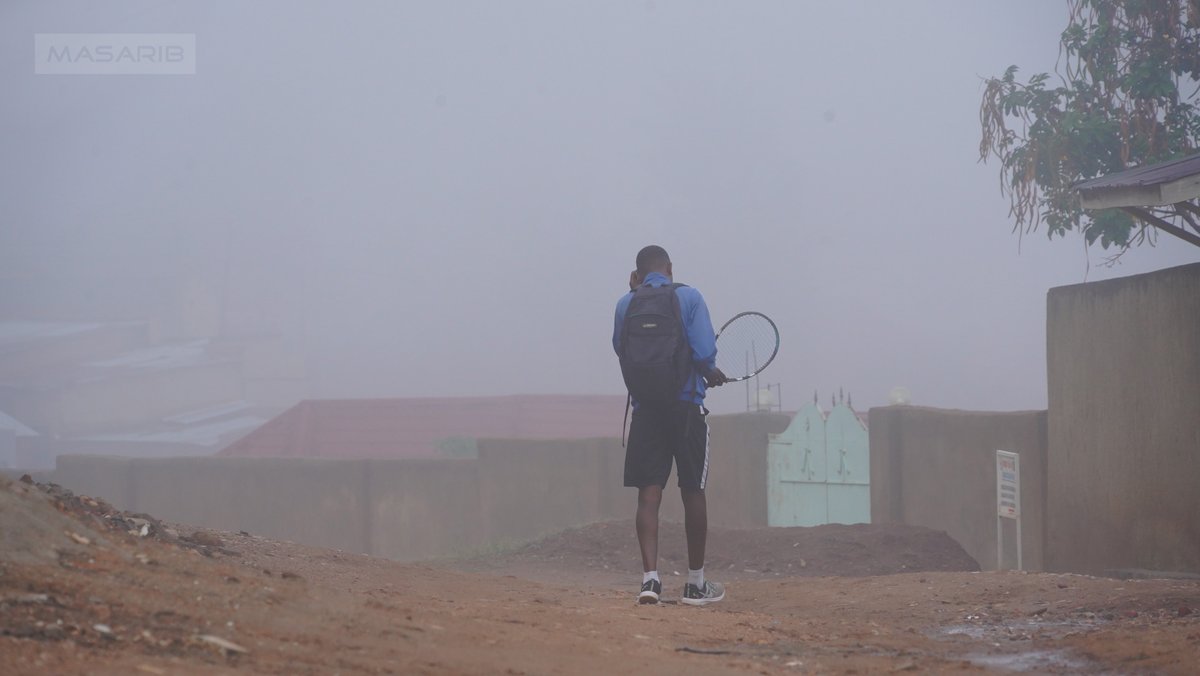 MasaribRw's tweet photo. Tugatangira kuwa mugitondo uyu munsi kubona ko umurwa wacu wose wari wibagirwaga n'ibinyabiziga 🌦We woke up this morning to find the entire neighborhood engulfed in clouds 📷📷#remera #Kigali  #Rwanda https://t.co/kT4rDSms60