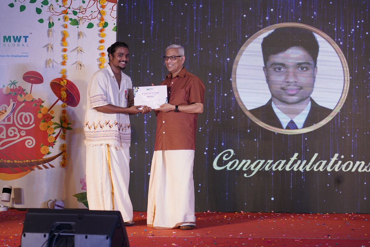 mwtglobalacdemy's tweet image. 🌟 Congrats to Praveen Das, our Senior Student Support Executive, for reaching the remarkable milestone of Half Decade Completion! 🏆🎉 

#mwtacademy #HalfDecadeAchievement #Milestone #TeamSuccess #onamceleb