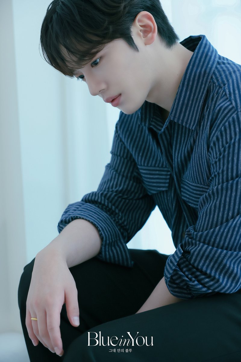 WEi__Official's tweet photo. 김요한(KIM YO HAN)

2nd Digital Single 
[Blue in You]

CONCEPT PHOTO B

2023.09.22 6PM (KST)

#위아이 #WEi 
#김요한 #KIMYOHAN 
#Blue_in_You #그대_안의_블루 #CHEEZE #치즈 https://t.co/ustFeOl393