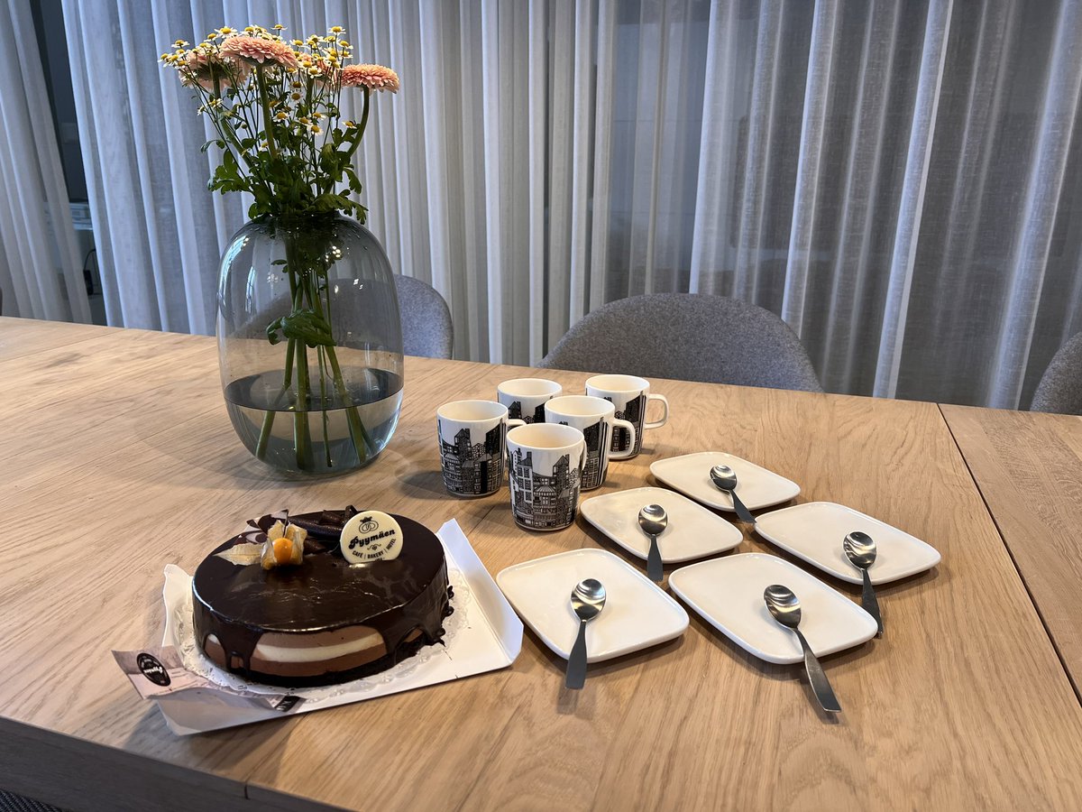 It’s the 0xFF day of the year again! Happy #programmersday everyone 🎂