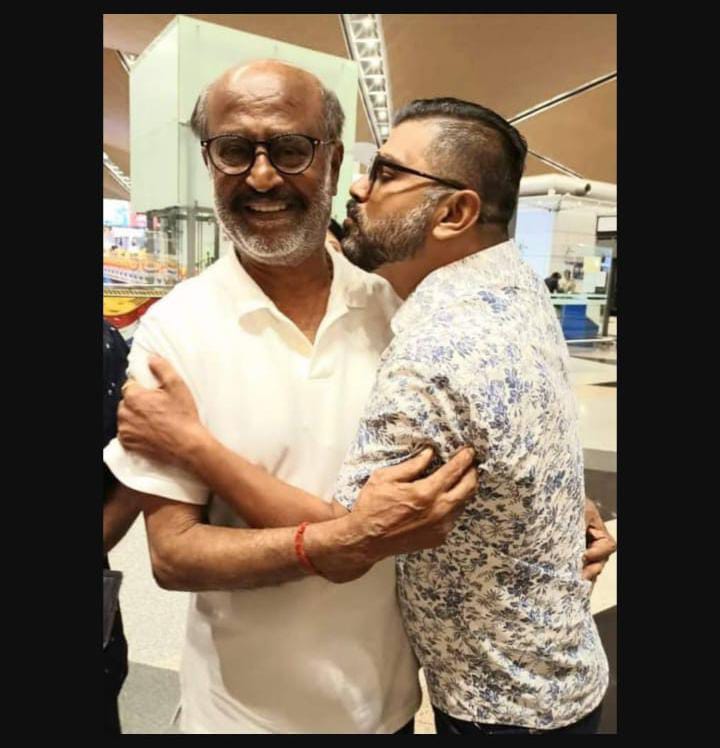 Revanth_K5's tweet photo. 90% Rajini fans id here who attack #ThalapathyVijay and #KamalHaasan have met Rajini or in touch with Rajini family
Example @gthricv  @rajinimani and many more 
Ellaru oda age above 45....

And they blame us Mafia daww 

#Leo #Varisu #MentalKanth https://t.co/37AScNLRbr