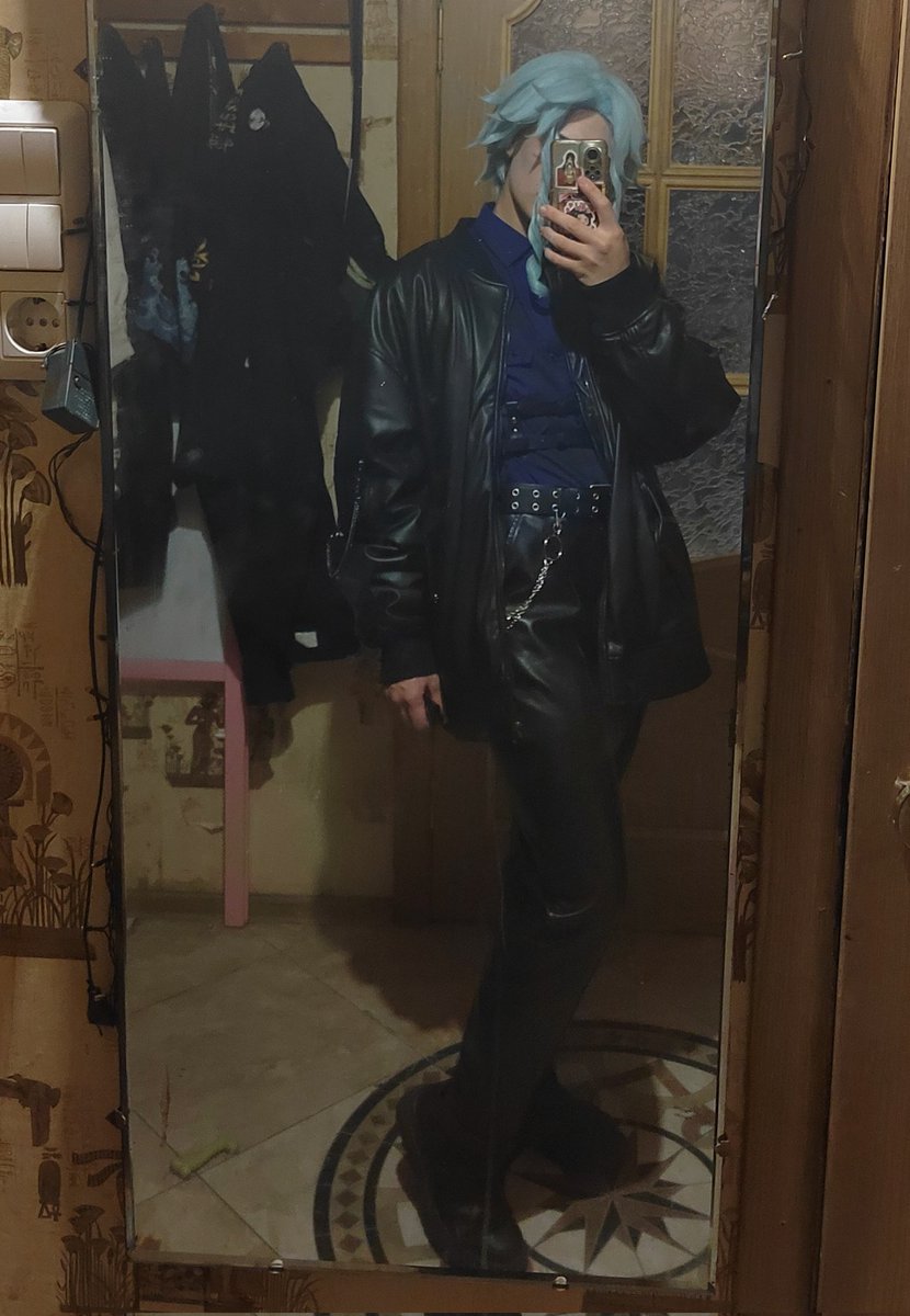 За пару часов до того, как я разъебу колено в хлам. 

#genshin #dottore #fatuiharbingers
