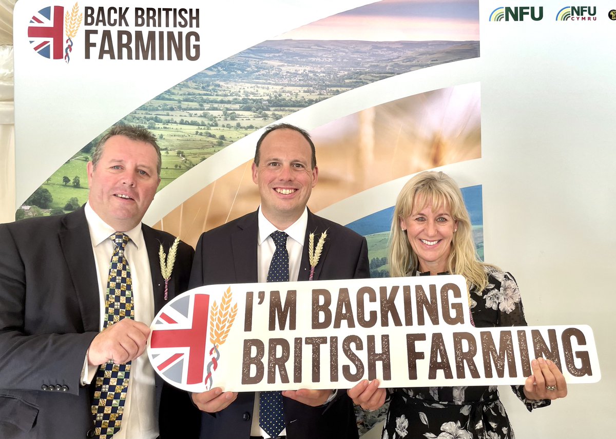gregsmith_uk's tweet photo. I’m proud to wear the wheatsheaf pin badge on #BackBritishFarmingDay to show my support for farmers in Bucks who do a fantastic job in providing the nation with high-quality food, all while caring for our much loved countryside. @NFUPolitical @NFUSouthEast https://t.co/fGIWbnOdsY
