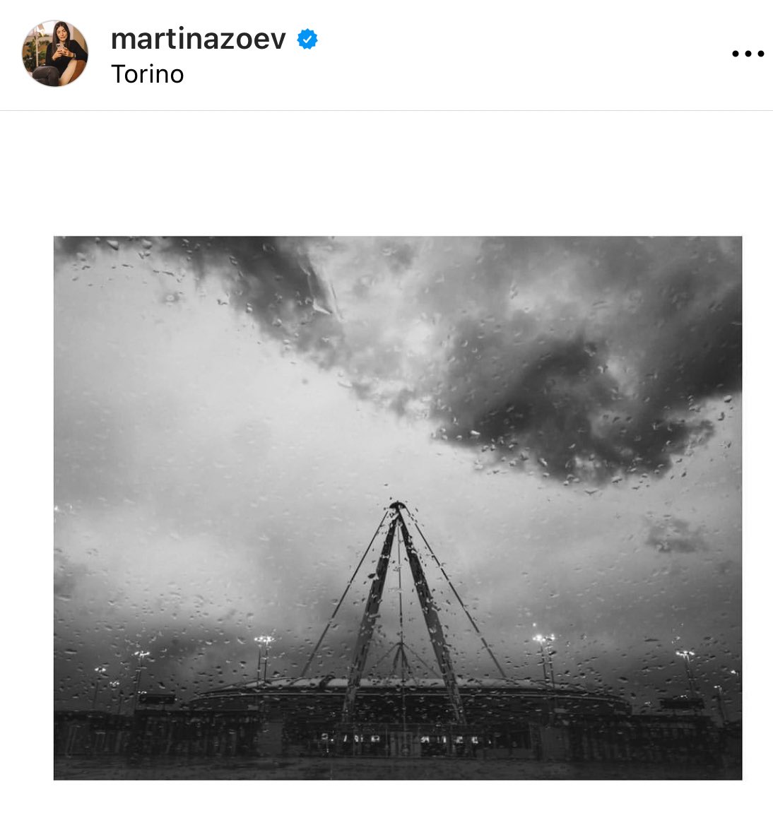 noviaderugge's tweet photo. il cinema di oggi offerto direttamente dalla moglie di bonucci con la ristesura della divina commedia https://t.co/UhiNX2buDz