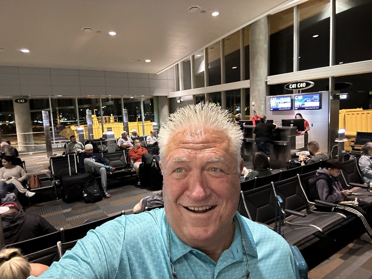 ClintHurdle13's tweet photo. Travel Day. Not sure why WE are in such a hurry….Patience:the capacity to accept or tolerate delay, trouble, or suffering without getting angry or upset. 

“The key to everything is patience.
You get the chicken by hatching the egg, not by smashing it open.”
- Arnold H. Glasgow https://t.co/FvFyUyweEb