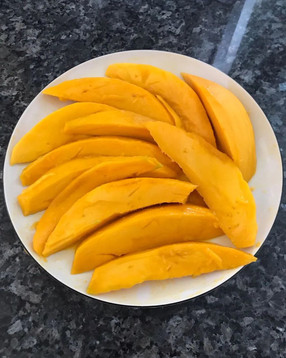 naranjasmarisa's tweet photo. MANGO
 “Disponibles en la web"
Súper postre pará hoy 
.
#frutas 📷 #Mango #naranjasmarisa #CastellóRutadeSabor 📷 #vidasana #agriculturasostenible 📷 #comerciolocal #tiendaonline 📷 #tienda #frutayverdu 📷 #mango https://t.co/ehKIm1Lu70