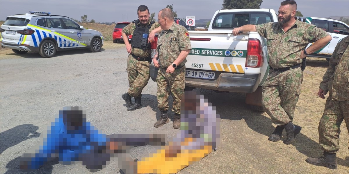 Fidelity_Secure's tweet photo. Fidelity ADT JHB South team, Fidelity Strike Unit, and crime prevention Wardens collaborated with Mondeor SAPS to apprehend two illegal miners in an illegal mining area.
#FidelityADT #Mondeor #FidelityStrikeUnit #safetyfirst #FidelityServicesGroup #WeAreFidelity https://t.co/cvTT8kysEf